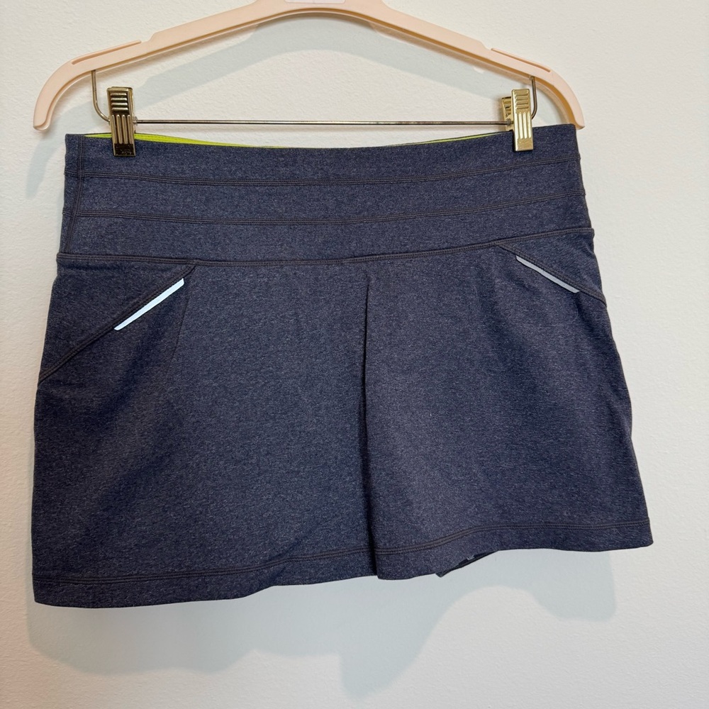 ATHLETA Reflective Heather Gray Skort - Picture 2 of 9